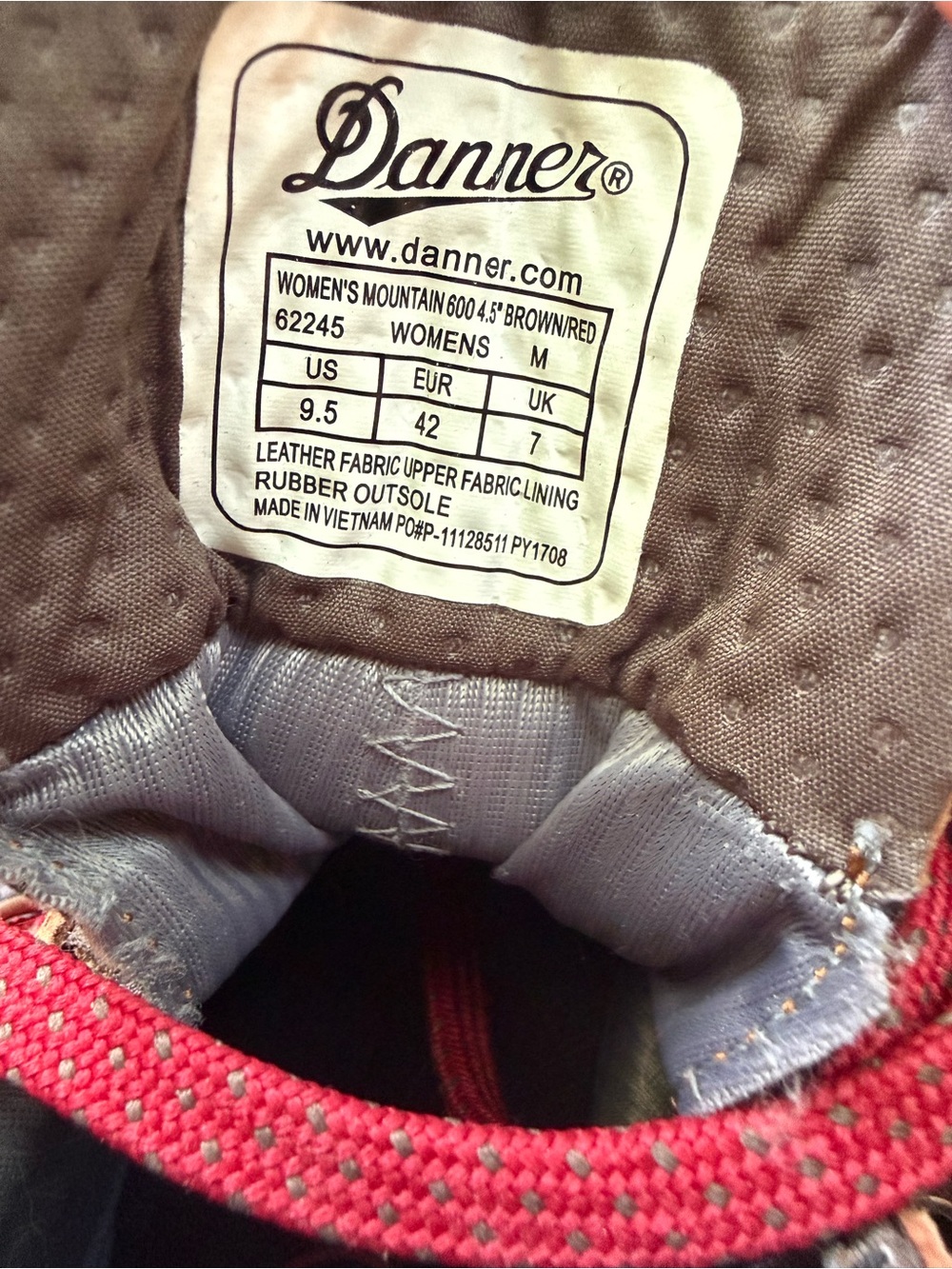 Danner Brown and Red Women's Hiking Shoe Interior Label - Picture 5 of 5